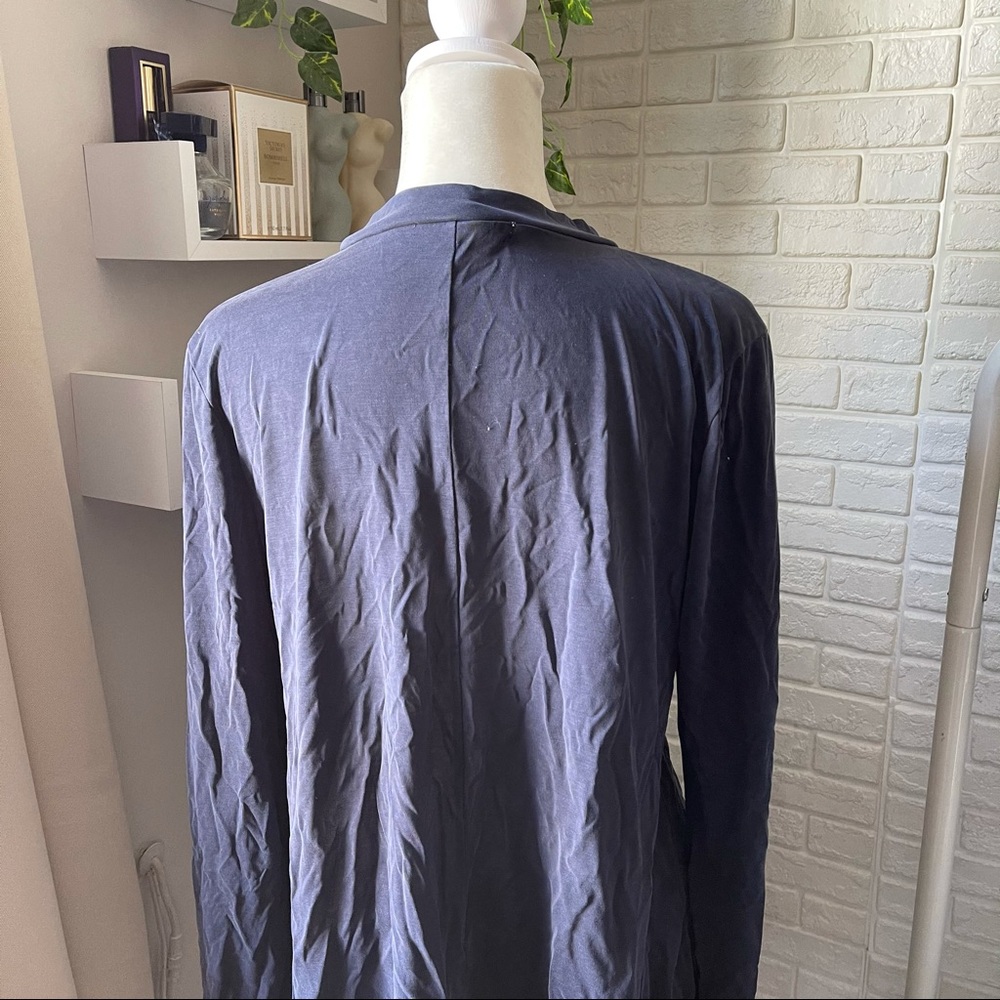 Blue top - Picture 4 of 5